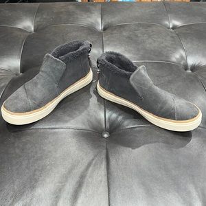 Toms Paxton Grey suede boot sneakers fleece lined Size 8.5
